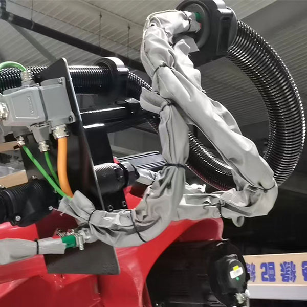 FANUC R2000iC-210F 伺服点焊机器人管线包